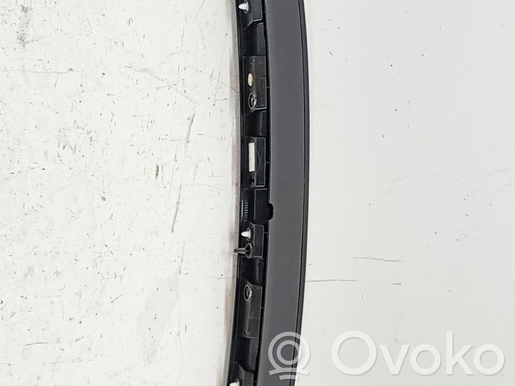 Tailgate/trunk spoiler   984705751T