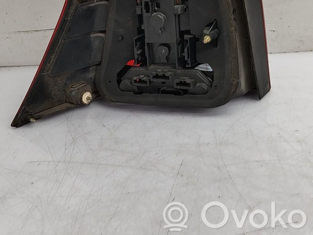 Volkswagen Golf IV Lámpara de faros/luces traseros 