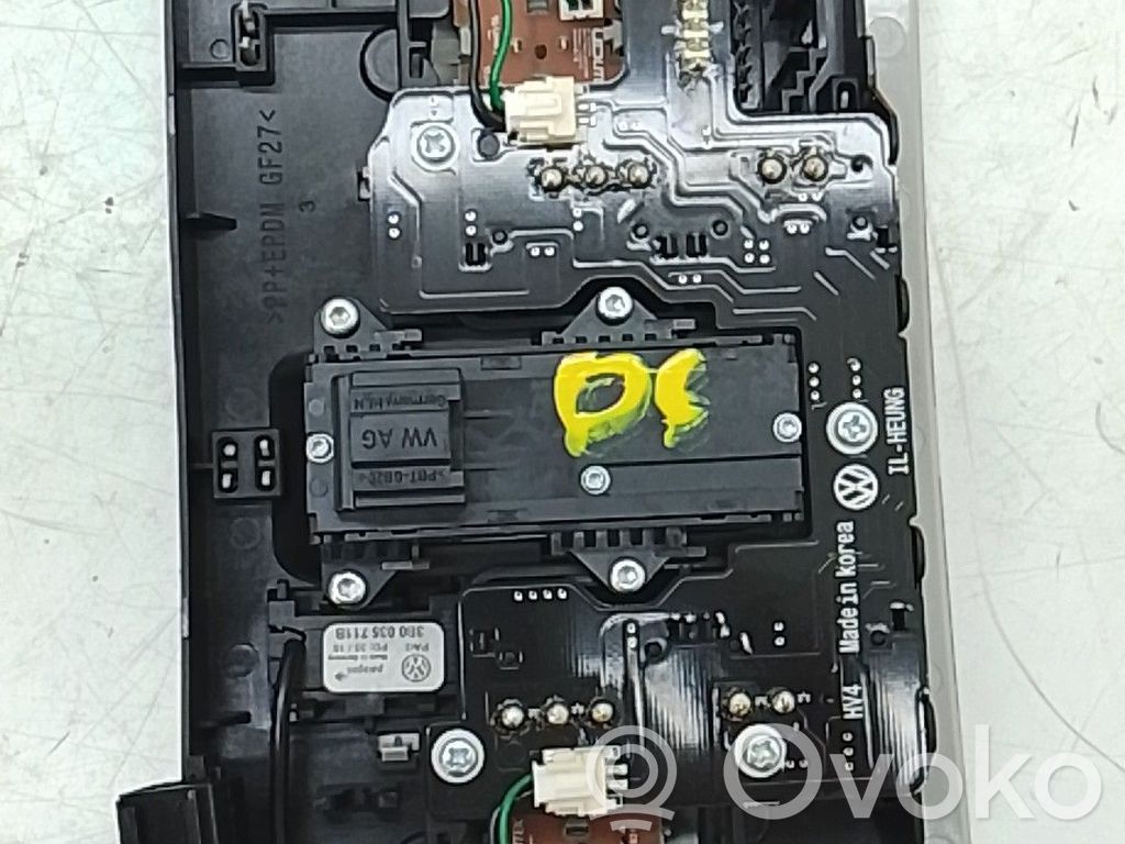 Volkswagen Tiguan Consola de luz del techo 