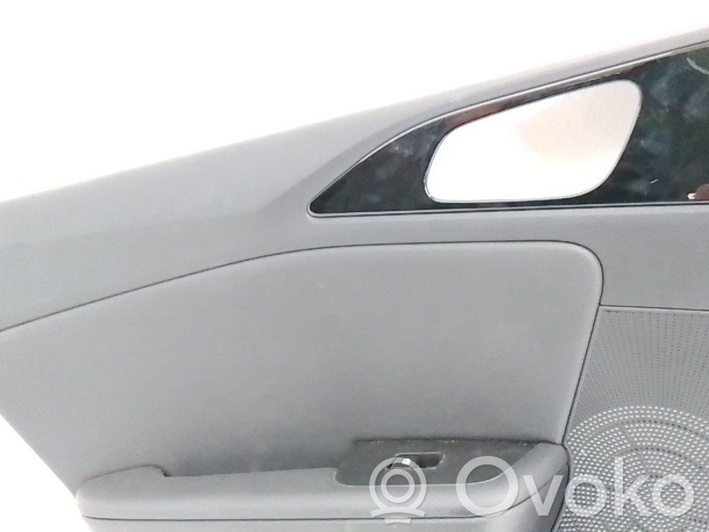 KIA Ceed Moldura del tarjetero de la puerta trasera