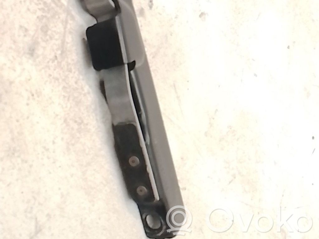 Opel Vivaro Prowadnica rolkowa drzwi bocznych / przesuwanych / Zawias dolny 
