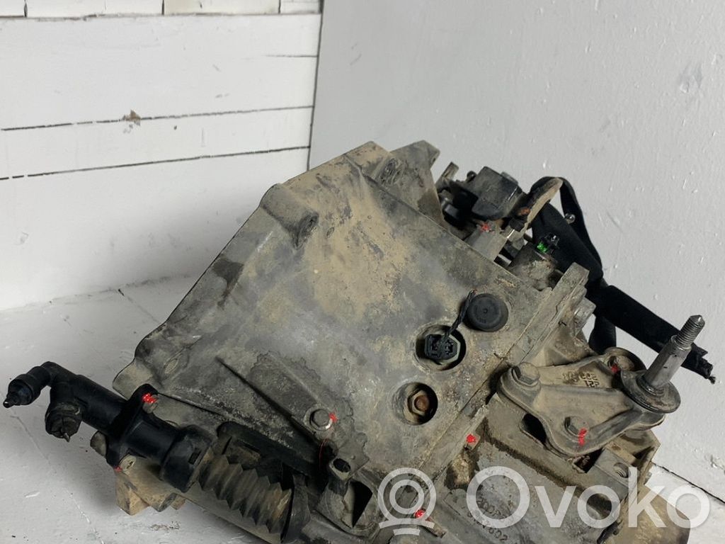 Boîte de vitesses manuelle à 5 vitesses   20DP33