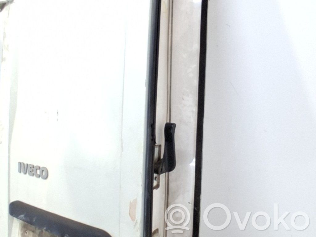 Iveco Daily 45 - 49.10 Puerta de carga trasera/atrás 