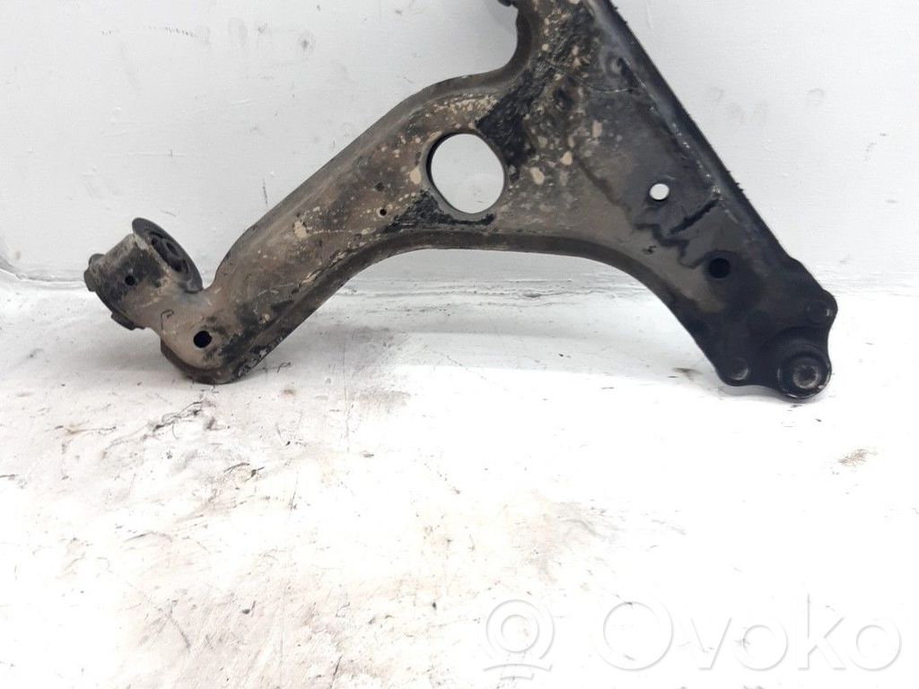 Opel Zafira B Braccio di controllo sospensione anteriore inferiore/braccio oscillante 