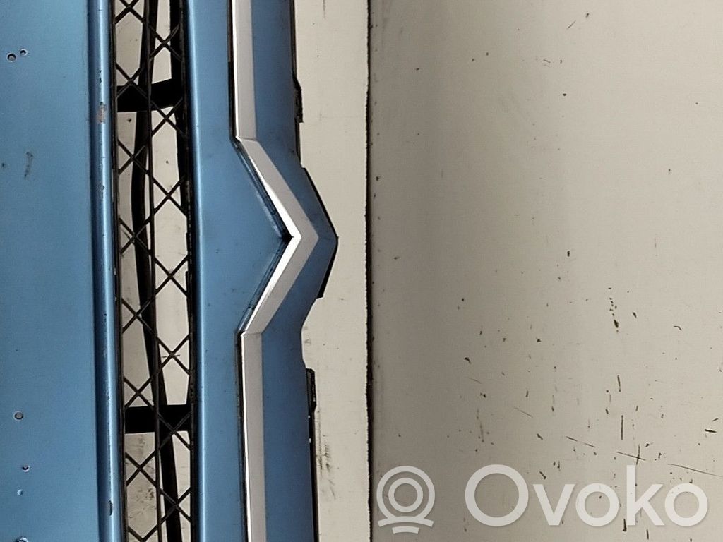 Citroen C4 I Parachoques delantero 