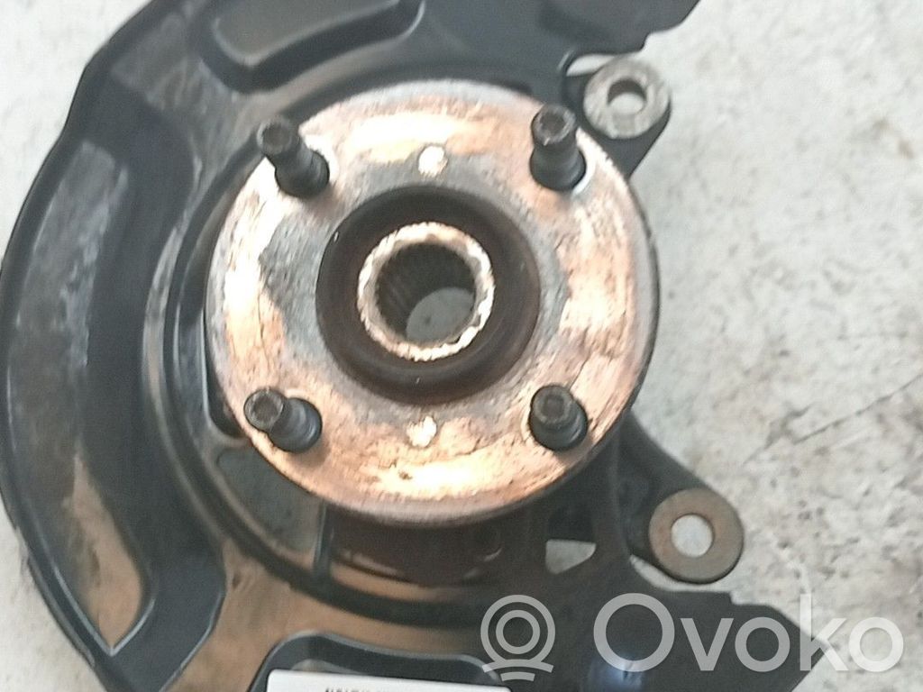 Toyota Yaris Fuzetă butuc roată față 