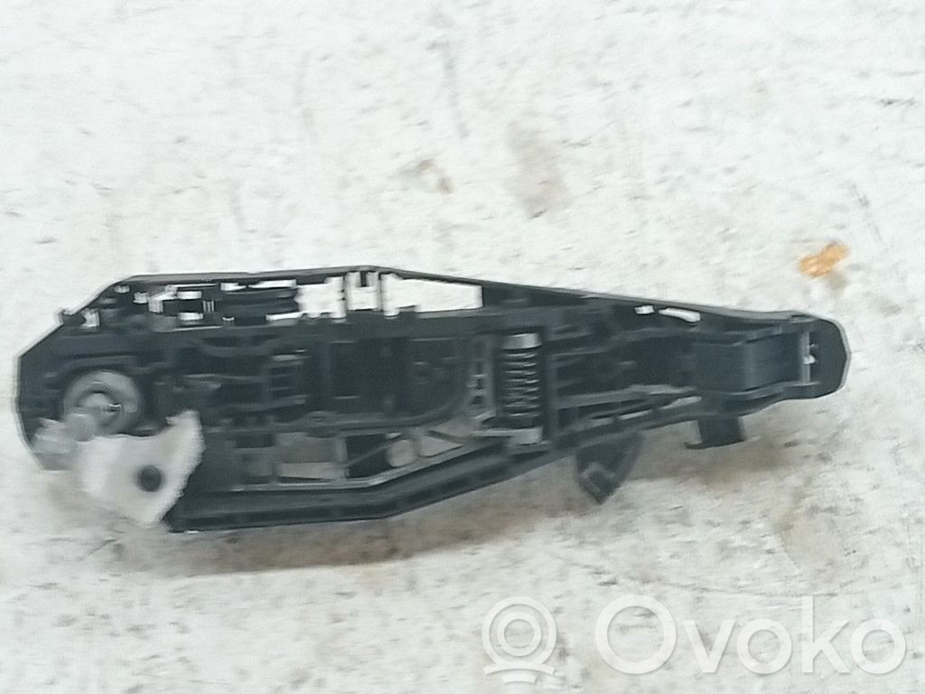 Manecilla de la puerta trasera maletero   SU001A3715