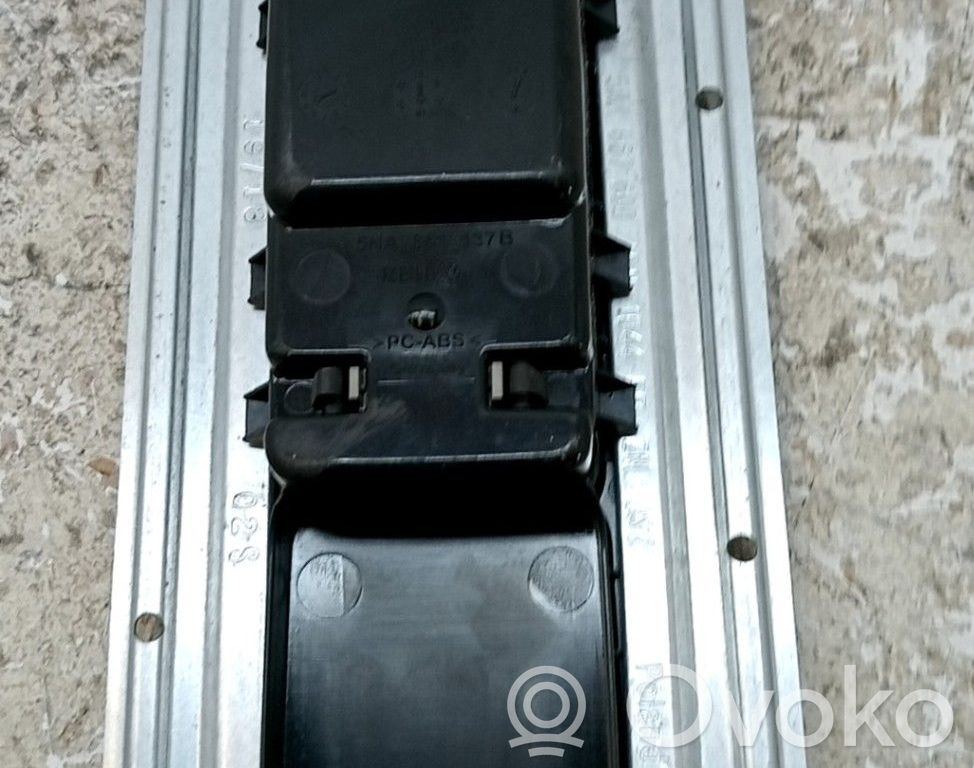 Volkswagen Tiguan Panel oświetlenia wnętrza kabiny 