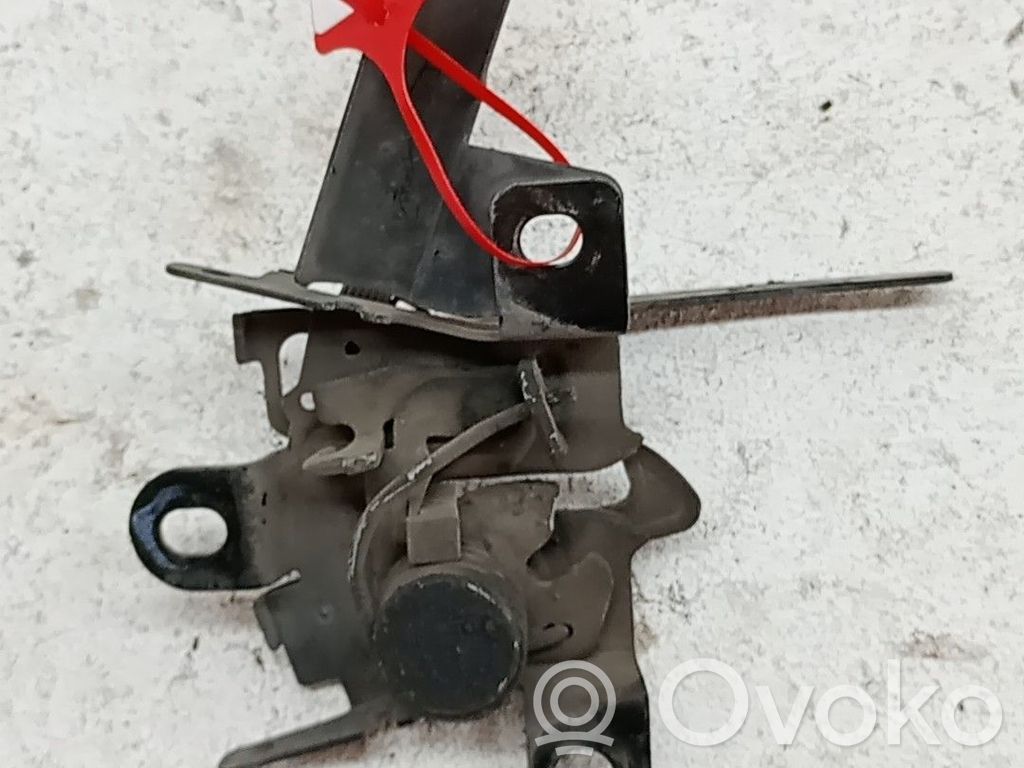 Subaru Impreza II Zaczep bagażnika 