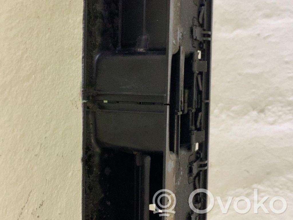 Rejilla de ventilación central del panel   5JA820951A
