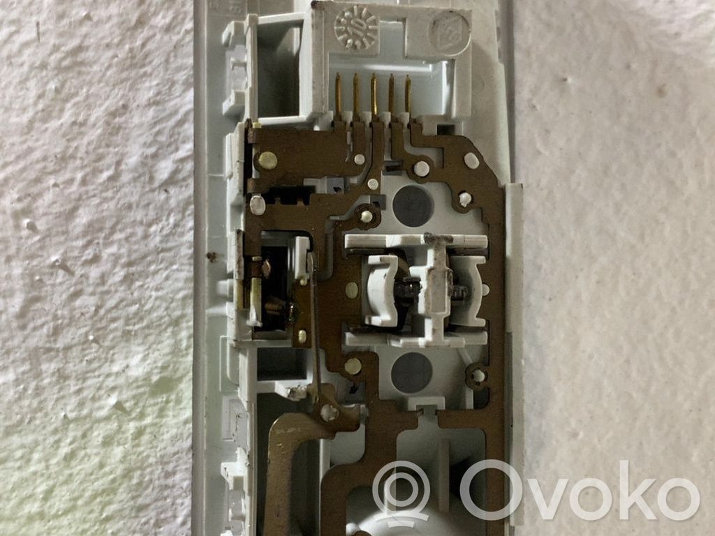 Panel oświetlenia wnętrza kabiny   8200073231