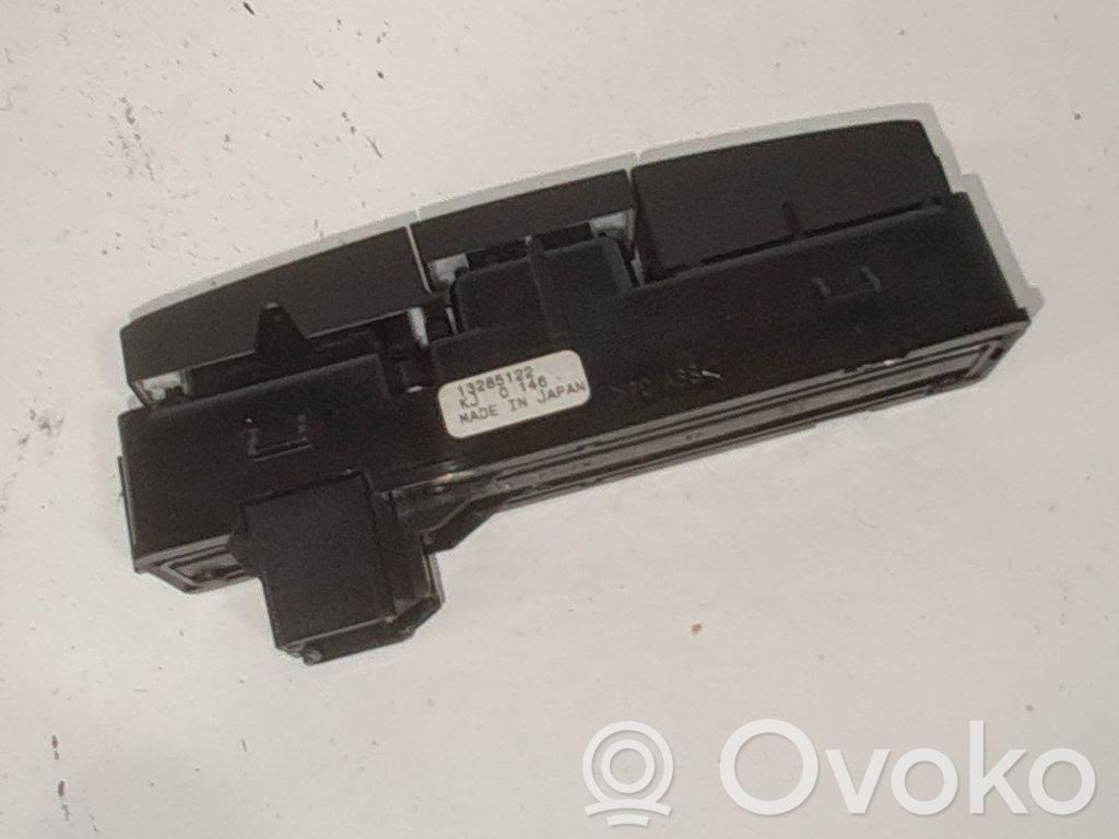 Opel Astra J Comutator lumini pericol 