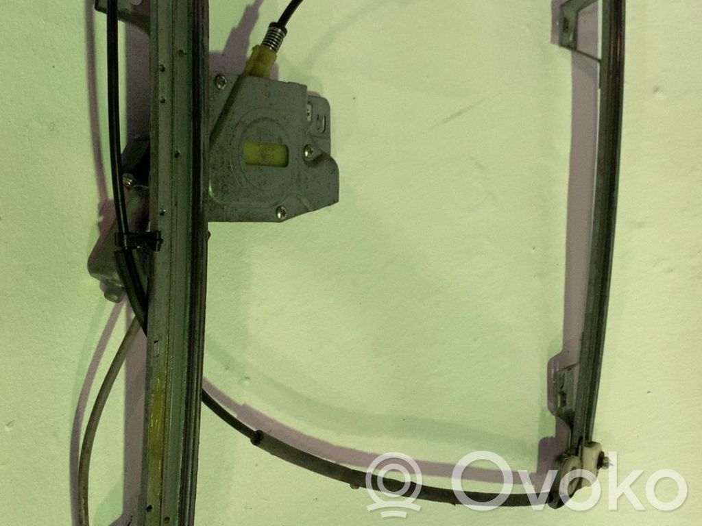Regulador de ventanilla eléctrico de puerta delantera   807213441R