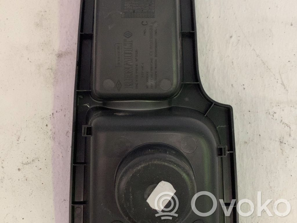 Renault Kangoo I Cornice cruscotto 