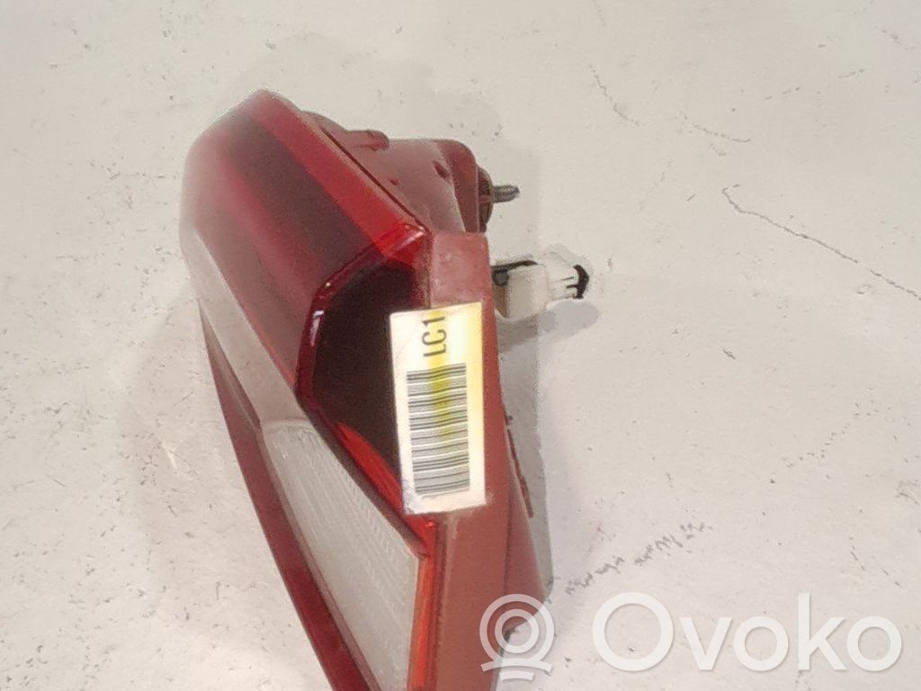 KIA Stonic Takavalon polttimo 