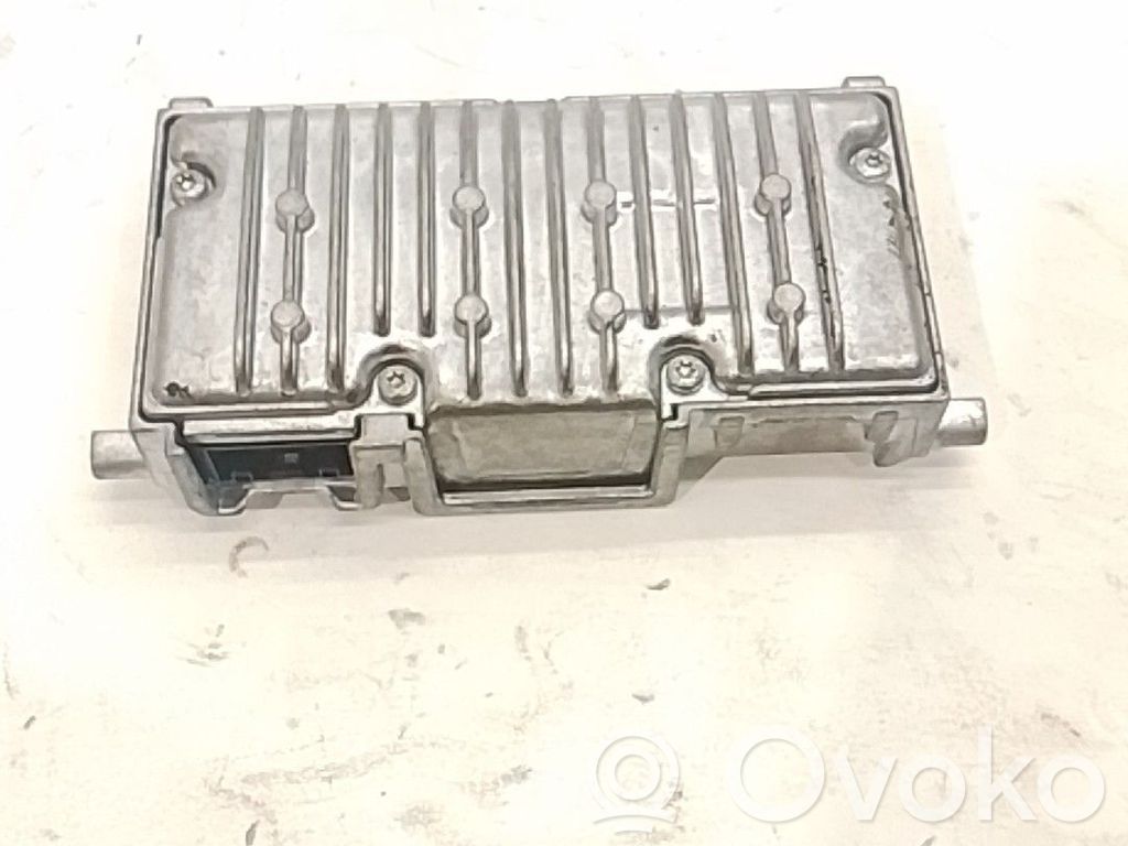 Unidad de control/módulo de carrocería central   704000453AA