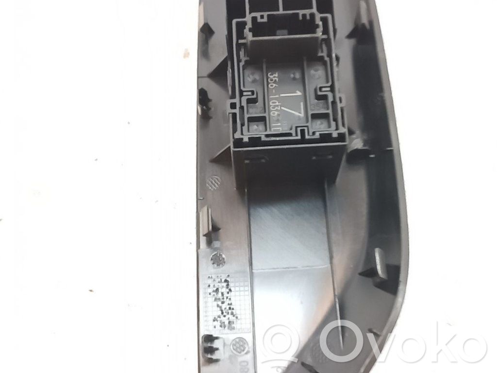 Toyota Yaris Interruttore di controllo dell’alzacristalli elettrico