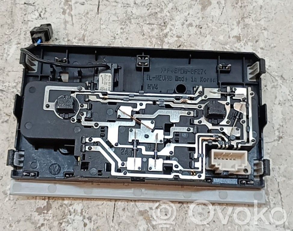 Volkswagen Tiguan Consola de luz del techo 