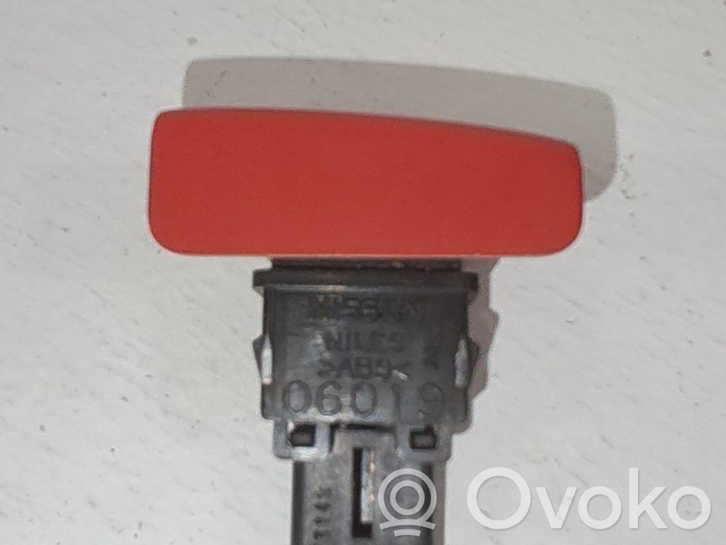 Nissan Cab Star Schalter Warnblinkanlage 