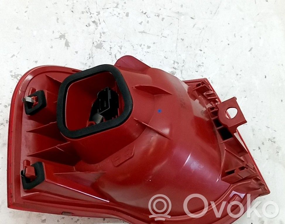 Volkswagen PASSAT B6 Lámpara de faros/luces traseros