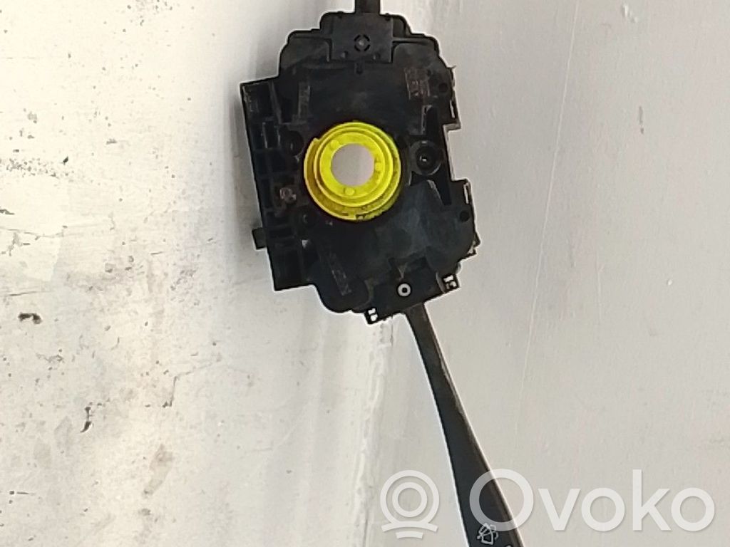 Nissan Navara D22 Boutons / interrupteurs volant