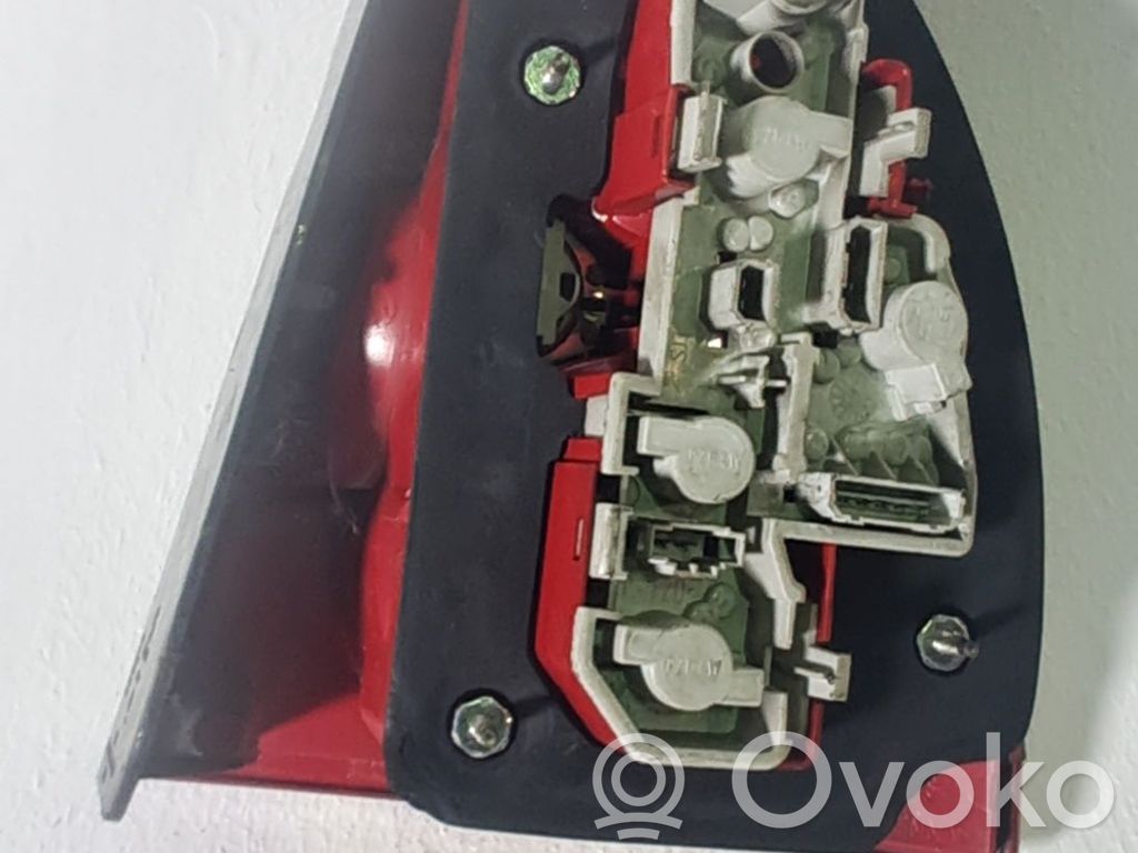 Volkswagen PASSAT B3 Bec lampă spate 