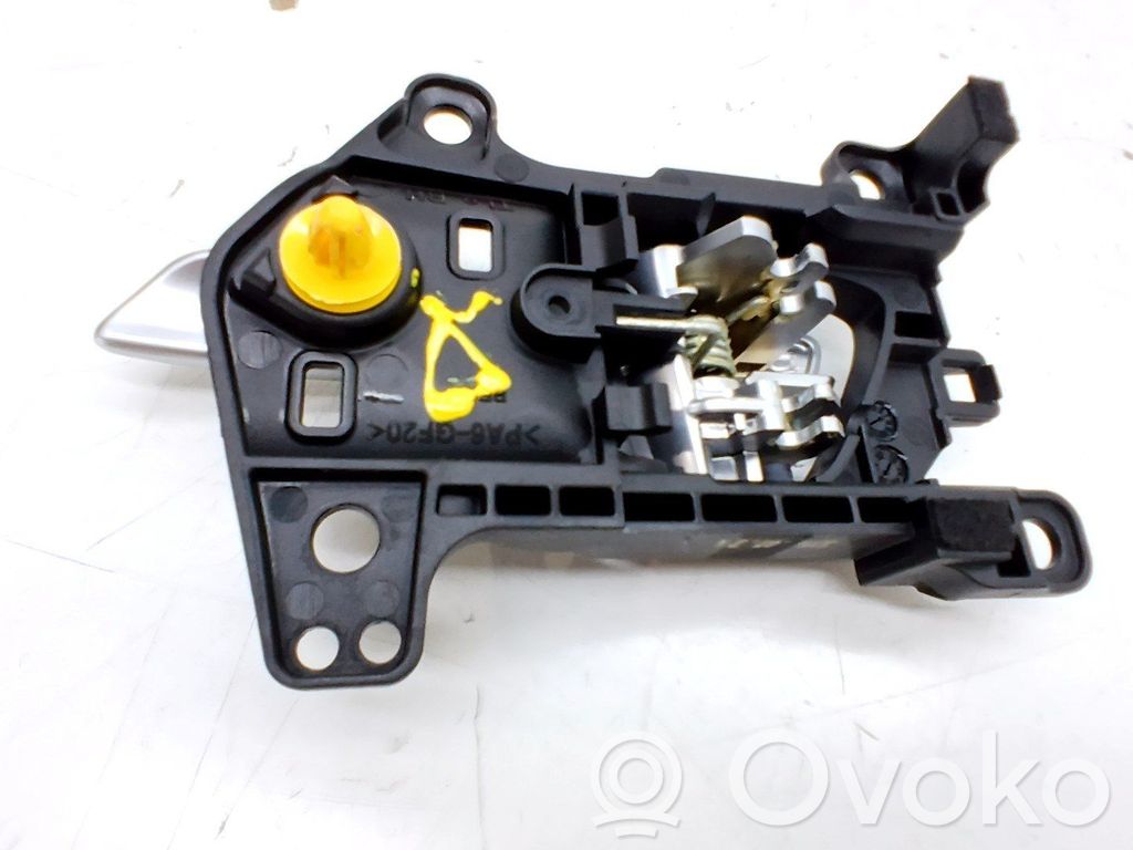 Manecilla interna puerta trasera   83620D7010VCS