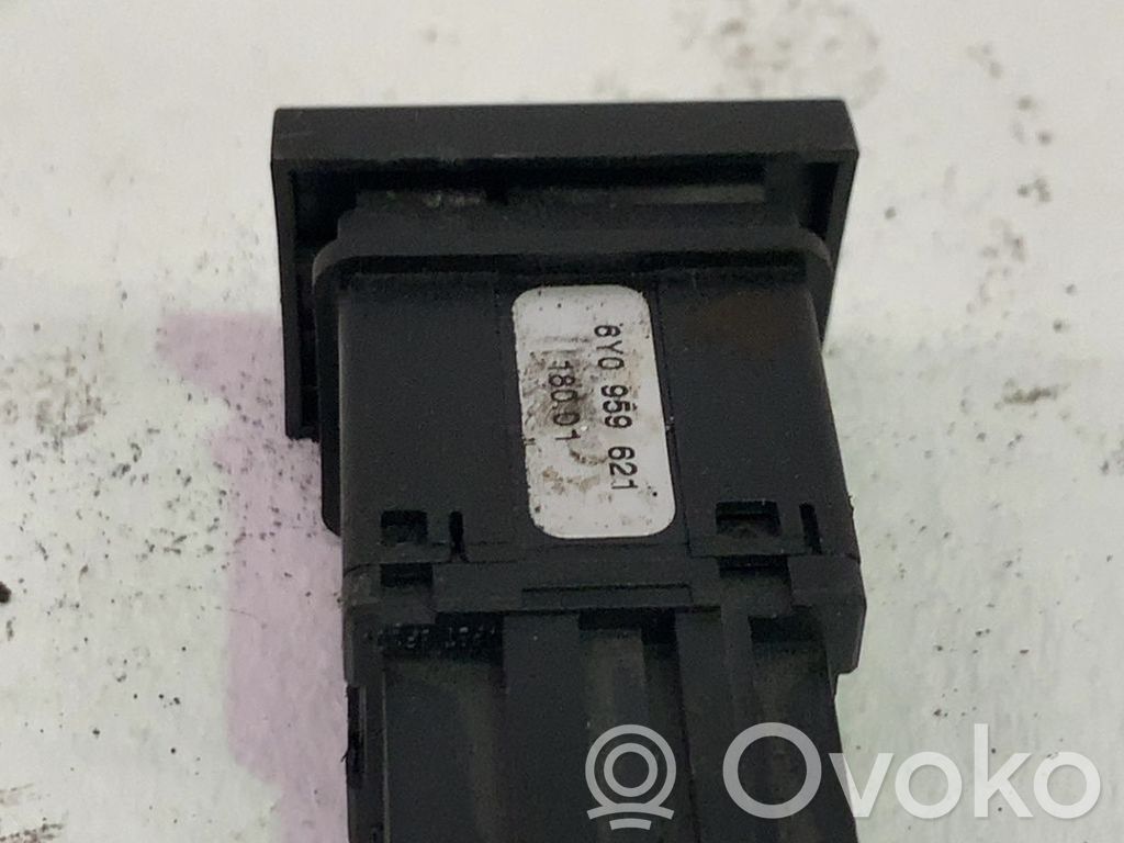 Skoda Fabia Mk1 (6Y) Autres commutateurs / boutons / leviers 