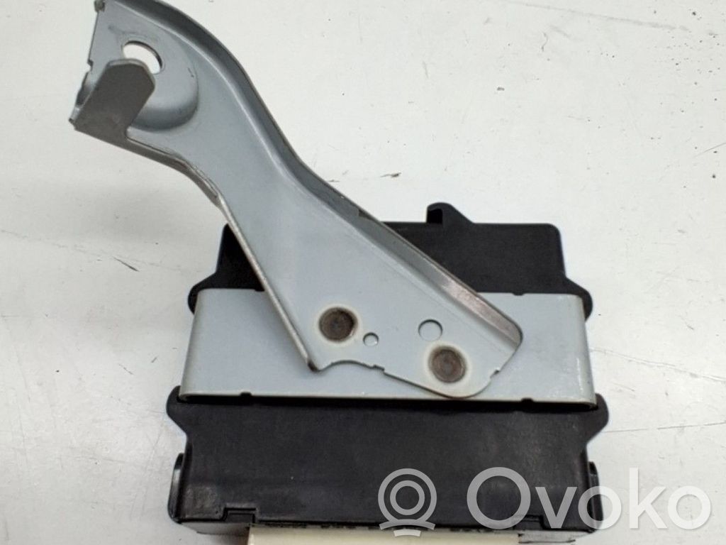 Toyota Land Cruiser (J150) Module de contrôle carrosserie centrale