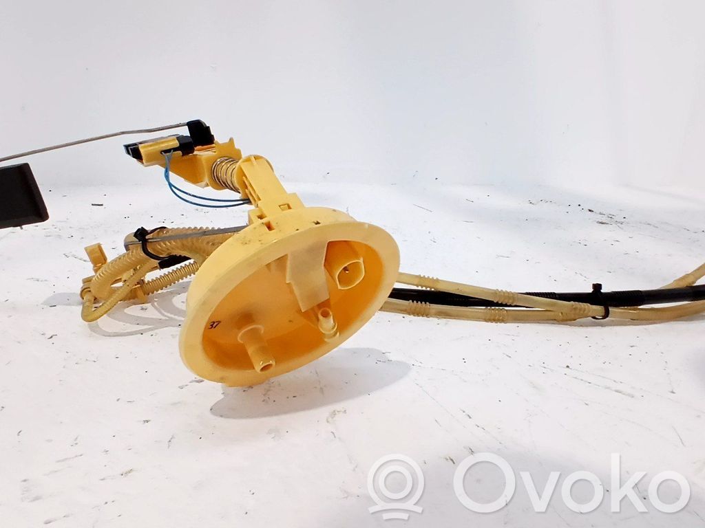 BMW 3 E90 E91 Polttoainesäiliön pumppu 