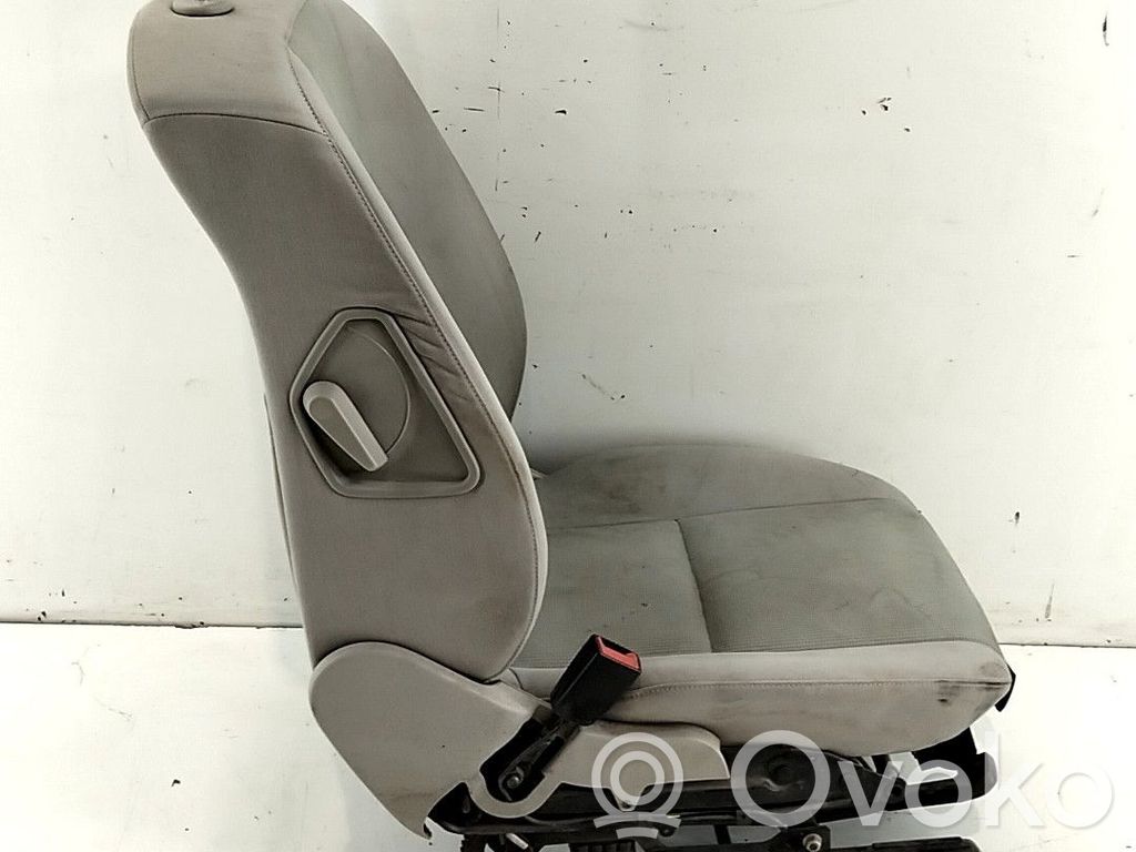 Mercedes-Benz C W203 Sedile anteriore del conducente