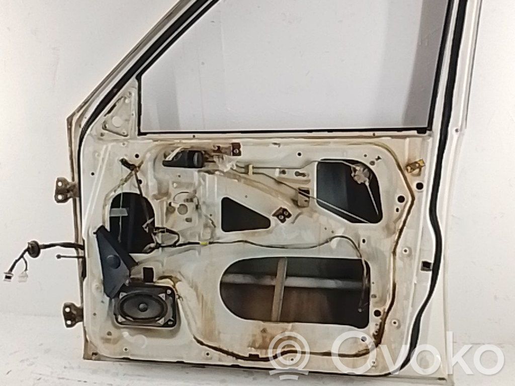 Nissan Terrano Porte avant