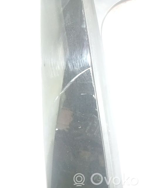 Tür vorne   YQ00173880