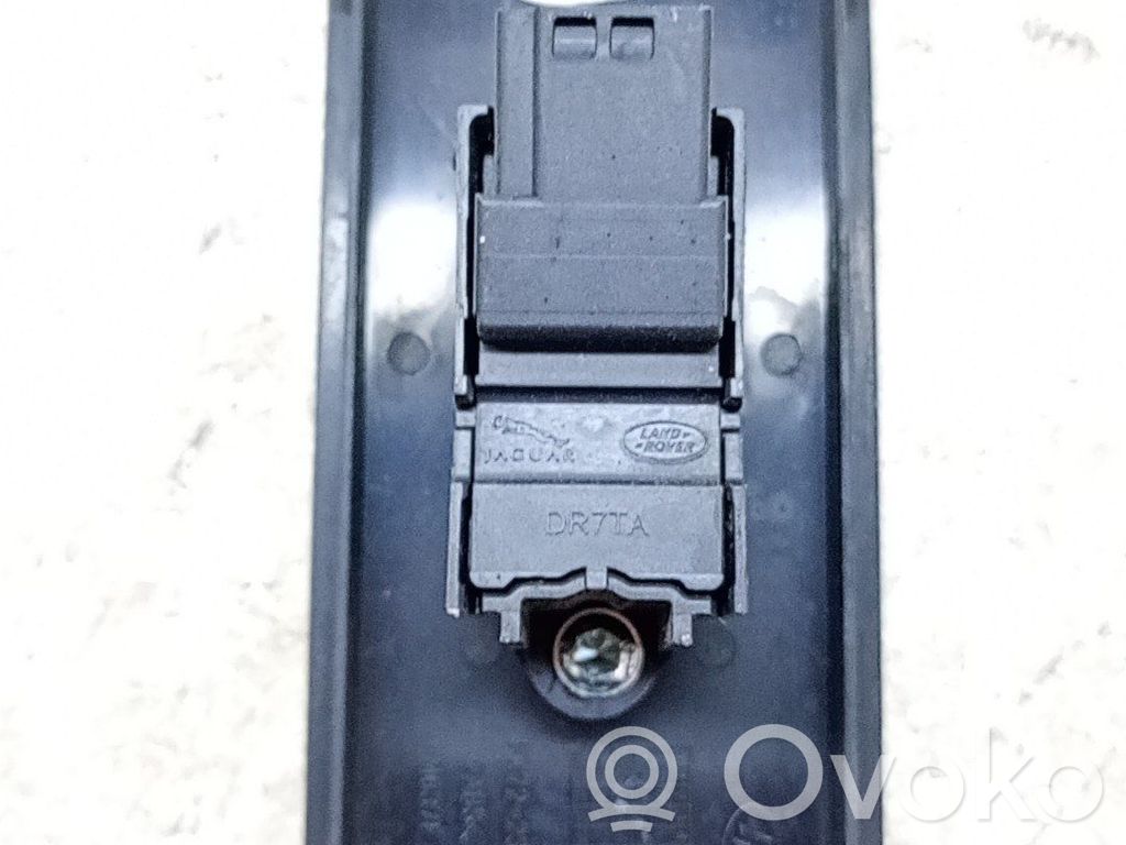 Electric window control switch   LR059773
