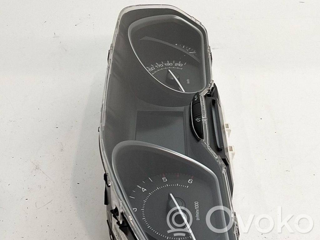 Peugeot 208 II Geschwindigkeitsmesser Cockpit 