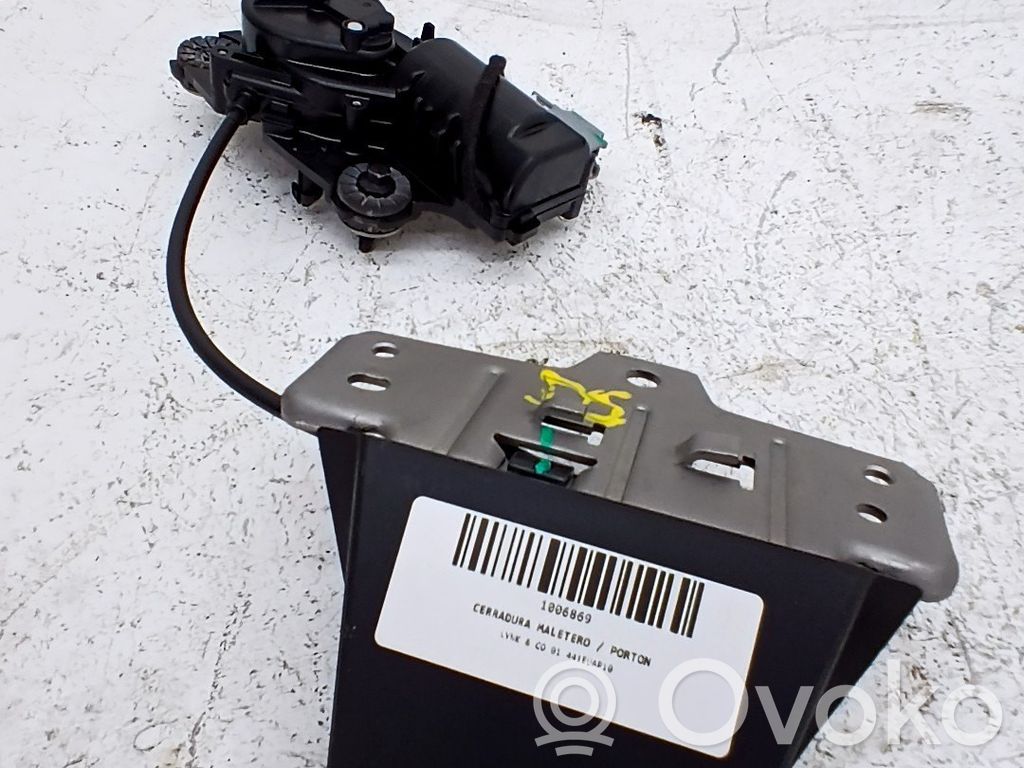Lynk & co 01 Tailgate lock latch