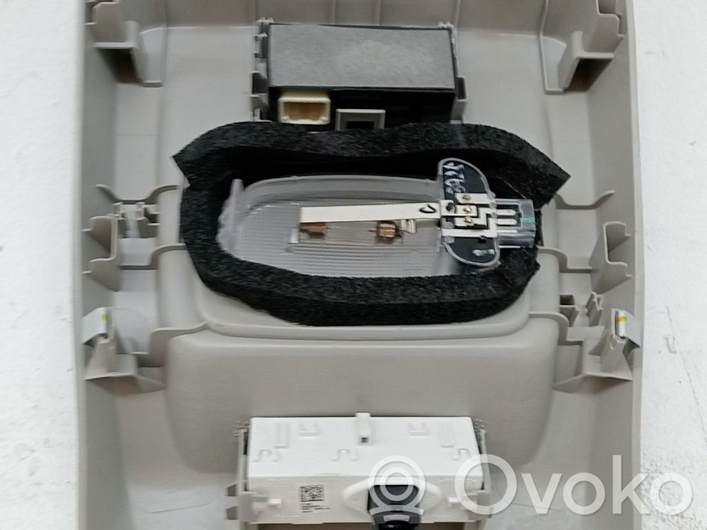 Dacia Spring Kattokonsolin valaisinyksikön koristelista