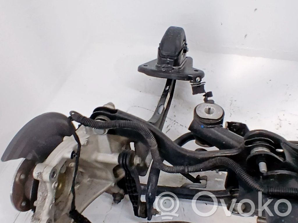 Volvo XC40 Sottotelaio posteriore 