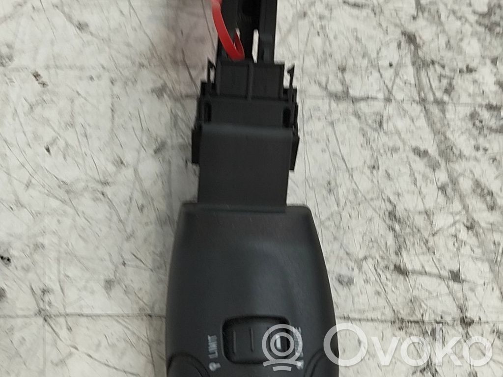 Peugeot 2008 I Pulsanti/interruttori sul volante 