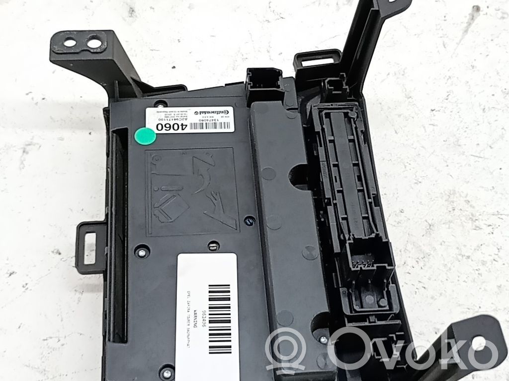 Opel Zafira B Hätävilkkujen kytkin 