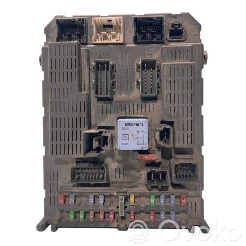 Fuse module   9649301780,T04