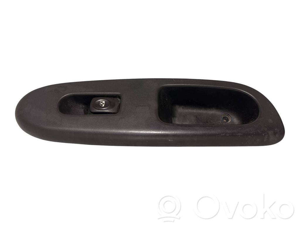 Renault Clio II Quarter vent window switch 
