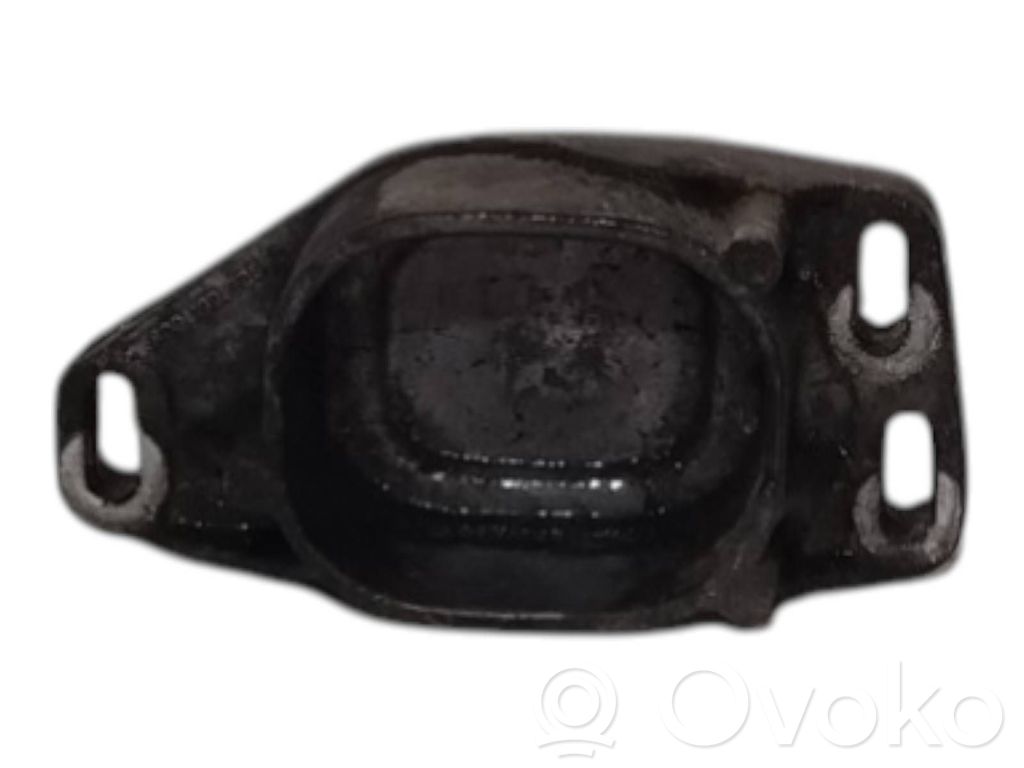 Engine mounting bracket   8D0199335Q