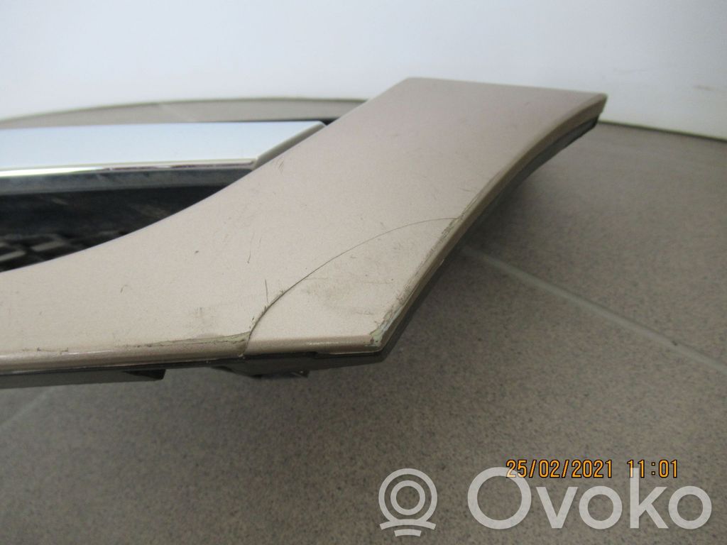Chevrolet Lacetti Etupuskurin ylempi jäähdytinsäleikkö 