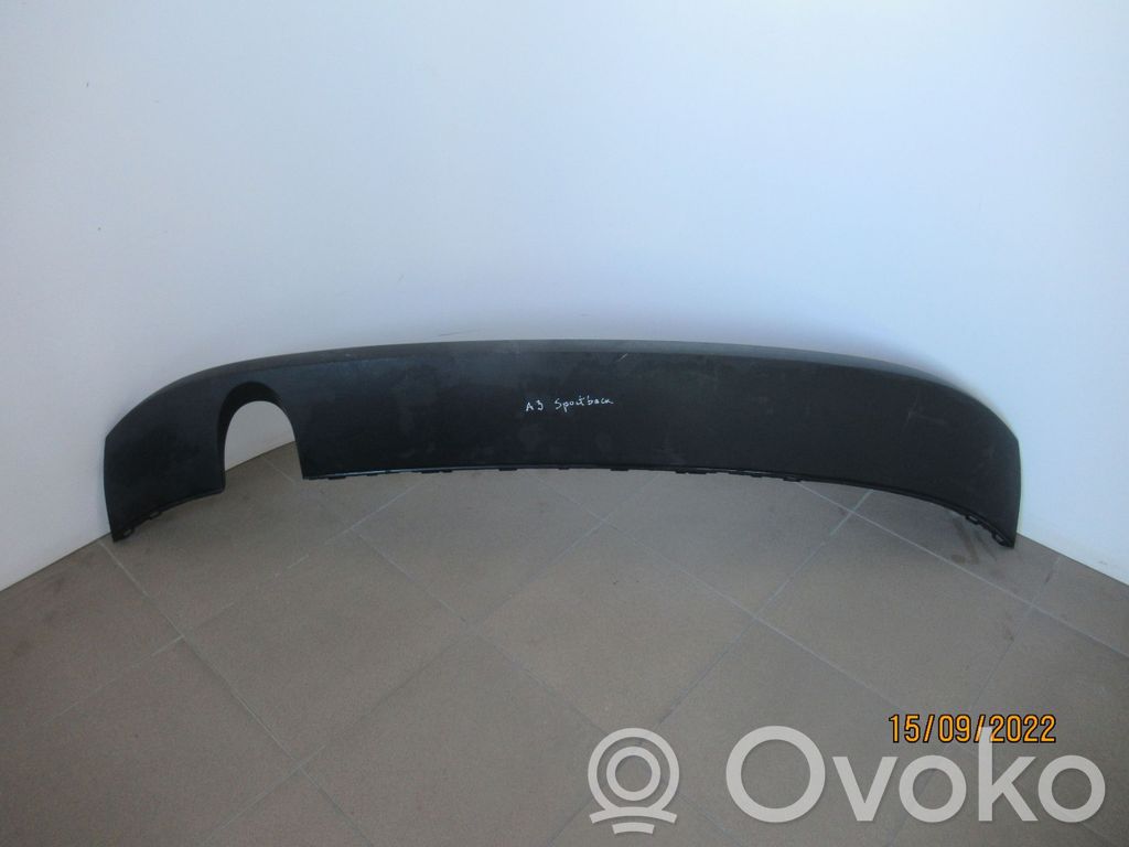 Audi A3 S3 8V Moldura inferior del parachoques trasero 