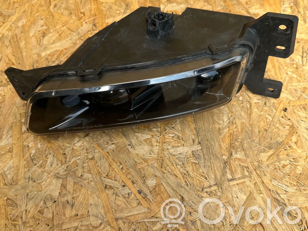 Etusumuvalo   68275510AC,126000,135V16W