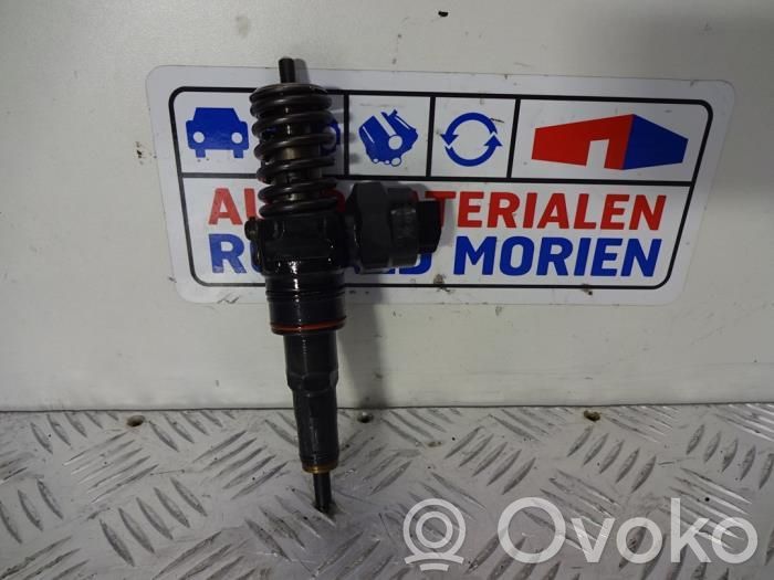 Audi A4 S4 B7 8E 8H Wtryskiwacz paliwa 