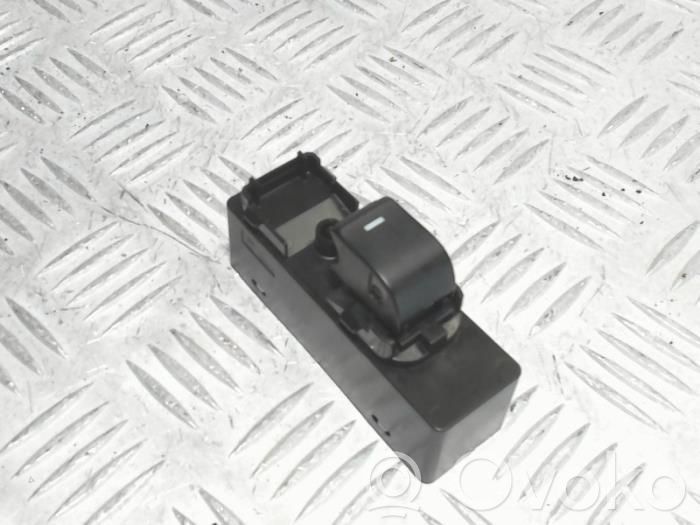 Mazda 3 III Electric window control switch 