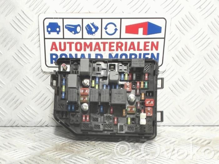 Opel Karl Juego de caja de fusibles 