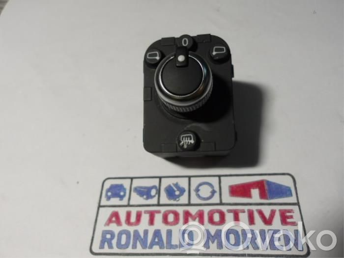 Audi Q2 - Wing mirror switch 
